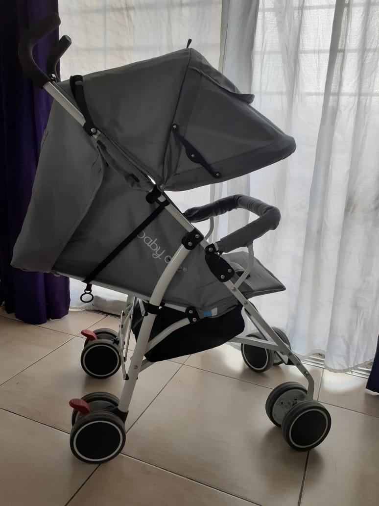 EL COCHECITO ULTRALIVIANO DE ROCCO (paraguita)